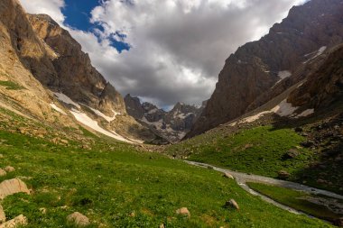cilo dağları, hakkari, yüksek dağlar ve bulutlar, cennet ve cehennem vadisi