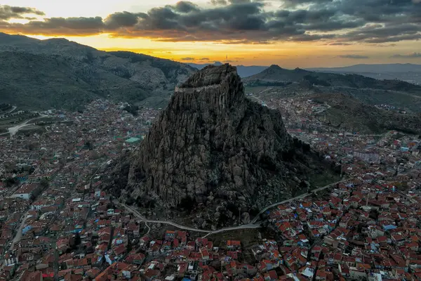 Afyon, Türkiye 'deki bir kaya dağındaki Karahisar kalesi