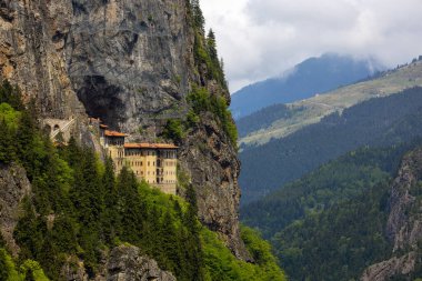 Sumela Manastırı (Türkçe: Smela Manastır), Trabzon ilinin Maka ilçesinde bulunan bir Rum Ortodoks manastırı..