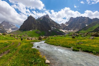 cilo dağları, hakkari, yüksek dağlar ve bulutlar, cennet ve cehennem vadisi