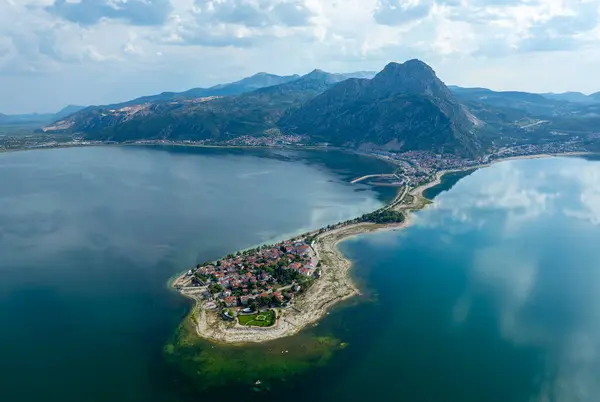 stock image Lake Egirdir of Turkey is situated in the Isparta province. It is also known as the 'seven colored lake' due to its daily and seasonal differentiations in its