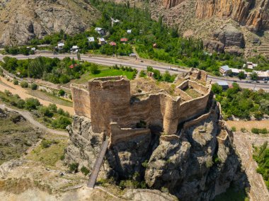 Uzundere, Erzurum, Türkiye, Türkiye 'deki yüksek dağdaki Enguzek kapi kalesi