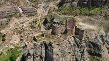 Uzundere, Erzurum, Türkiye, Türkiye 'deki yüksek dağdaki Enguzek kapi kalesi