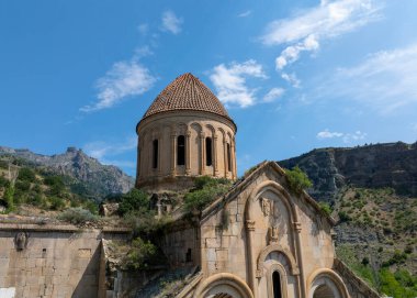 Osvank Church is in amlyama Village of Uzundere District. It is famous for its colorful stone decorations and relief figures, Erzurum clipart