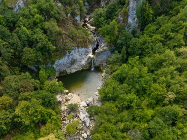 Kre Dağları Ulusal Parkı 'ndaki Ilca Şelalesi' nin hava manzarası, Türkiye