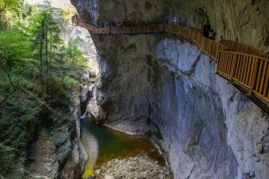 Horma Kanyonu, Kure Dağları Ulusal Parkı, Kastamonu, Türkiye. Tahta yürüyüş yolu.