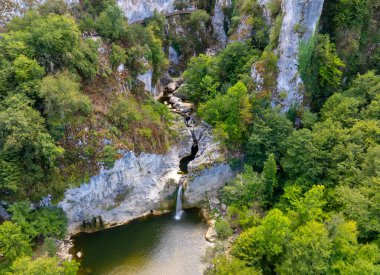 Kre Dağları Ulusal Parkı 'ndaki Ilca Şelalesi' nin hava manzarası, Türkiye