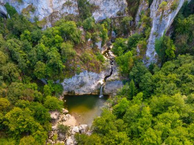 Kre Dağları Ulusal Parkı 'ndaki Ilca Şelalesi' nin hava manzarası, Türkiye