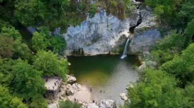 Kre Dağları Ulusal Parkı 'ndaki Ilca Şelalesi' nin hava manzarası, Türkiye