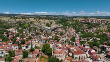 Safranbolu 'daki geleneksel Osmanlı Evleri. Safranbolu UNESCO Dünya Mirası Alanı. Eski ahşap köşkler Türk mimarisi. Safranbolu manzara görüntüsü.