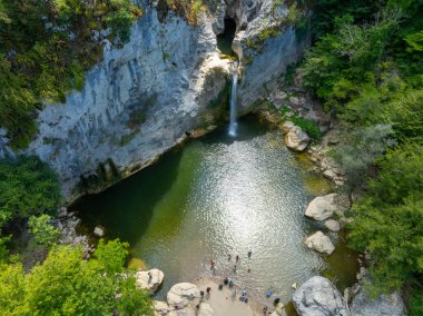Kre Dağları Ulusal Parkı 'ndaki Ilca Şelalesi' nin hava manzarası, Türkiye