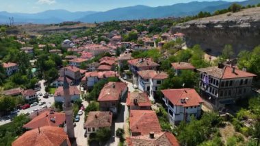 Safranbolu 'daki geleneksel Osmanlı Evleri. Safranbolu UNESCO Dünya Mirası Alanı. Eski ahşap köşkler Türk mimarisi. Safranbolu manzara görüntüsü.