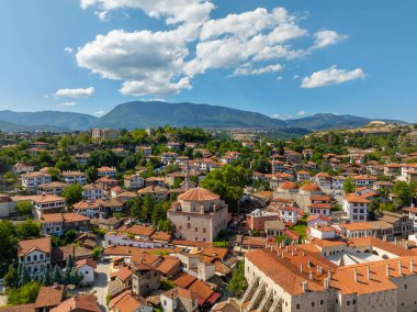 Safranbolu 'daki geleneksel Osmanlı Evleri. Safranbolu UNESCO Dünya Mirası Alanı. Eski ahşap köşkler Türk mimarisi. Safranbolu manzara görüntüsü.