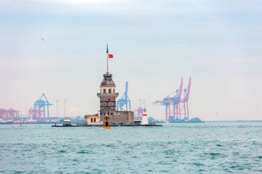 Bakire Kulesi ve İstanbul kenti Türkiye 'nin ufuk çizgisi şehir merkezi