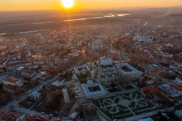 Edirne 'de Selimiye Camii dış görünüşü. Edirne Osmanlı İmparatorluğu 'nun başkentiydi..