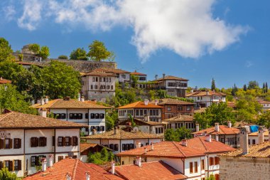 Safranbolu 'daki geleneksel Osmanlı Evleri. Safranbolu UNESCO Dünya Mirası Alanı. Eski ahşap köşkler Türk mimarisi. Safranbolu manzara görüntüsü.