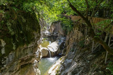 Horma Kanyonu, Kure Dağları Ulusal Parkı, Kastamonu, Türkiye. Tahta yürüyüş yolu.