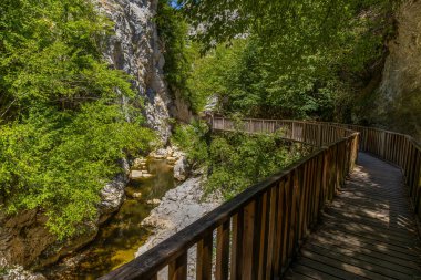 Horma Kanyonu, Kure Dağları Ulusal Parkı, Kastamonu, Türkiye. Tahta yürüyüş yolu.