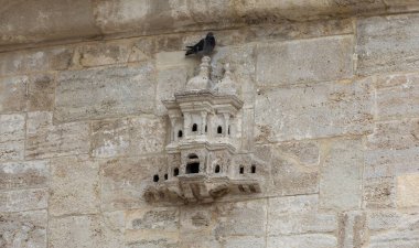 İstanbul, Türkiye 'deki Buyuk Selimiye Camii' ndeki kuş evi