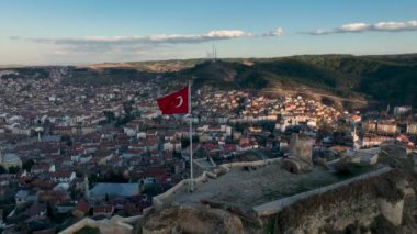 Kastamonu şatosunun tarihi manzarası, Kastamonu, Türkiye yakınlarındaki tepelerde