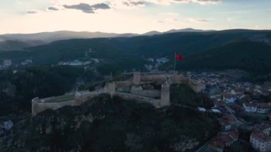 Kastamonu şatosunun tarihi manzarası, Kastamonu, Türkiye yakınlarındaki tepelerde
