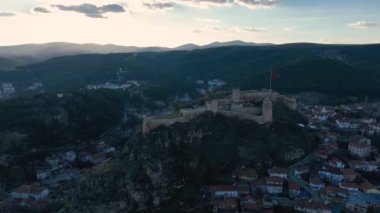 Kastamonu şatosunun tarihi manzarası, Kastamonu, Türkiye yakınlarındaki tepelerde