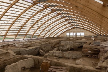 Çatalhöyük olduğunu en eski dünya ile büyük şehirde Neolitik ve Kalkolitik Çumra, Konya şehir yerleşim en iyi korunmuş. Bu yaklaşık 7500 M.ö. yılında inşa edilmiştir