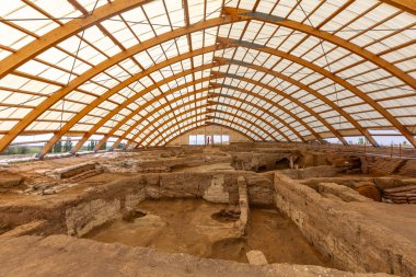 Çatalhöyük olduğunu en eski dünya ile büyük şehirde Neolitik ve Kalkolitik Çumra, Konya şehir yerleşim en iyi korunmuş. Bu yaklaşık 7500 M.ö. yılında inşa edilmiştir