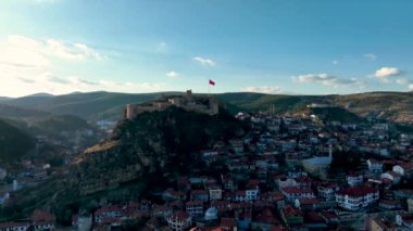 Kastamonu şatosunun tarihi manzarası, Kastamonu, Türkiye yakınlarındaki tepelerde