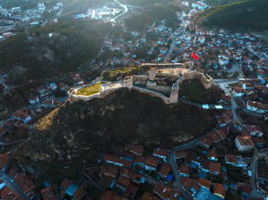 Kastamonu şatosunun tarihi manzarası, Kastamonu, Türkiye yakınlarındaki tepelerde