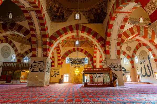 15. yüzyıl Eski Camii (Eski Camii), güzel erken dönem Osmanlı mimarisi