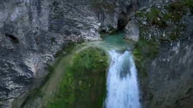 Kre Dağları Ulusal Parkı 'ndaki Ilca Şelalesi' nin hava manzarası, Türkiye