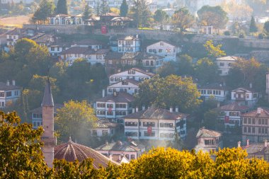 Safranbolu 'daki geleneksel Osmanlı Evleri. Safranbolu UNESCO Dünya Mirası Alanı. Eski ahşap köşkler Türk mimarisi. Safranbolu manzara görüntüsü.