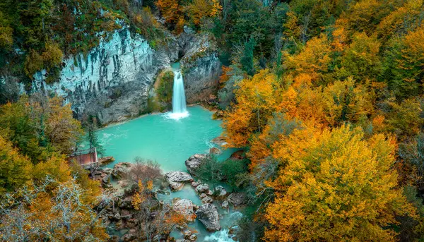 Kre Dağları Ulusal Parkı 'ndaki Ilca Şelalesi' nin hava manzarası, Türkiye