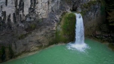 Kre Dağları Ulusal Parkı 'ndaki Ilca Şelalesi' nin hava manzarası, Türkiye