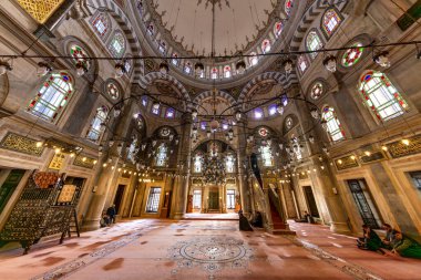 Laleli Camii 'nin de bir lale camisi vardı. Dışarıdan ateş edilmiş. De ki: O, inananlar için doğru yolu gösteren bir kılavuzdur. Osmanlı