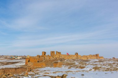 Kars 'taki Ani Harabeleri UNESCO Dünya Mirasları listesinde yer alıyor. Selçukluların eviydi. Sergide kiliseler, camiler ve evler yer alıyor. Müze olarak ziyaretçilere açıktır..