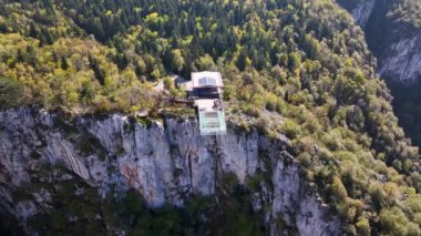 Kastamonu 'nun Azdavay ilçesindeki Kre Dağları Ulusal Parkı' nda bulunan Catak Kanyonu ve Cam Gözlem Güvertesi