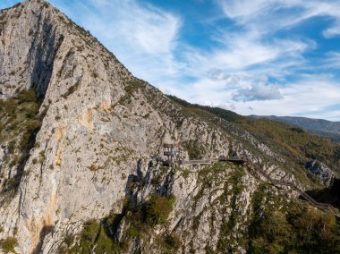 There are incredibly beautiful places around Kastamonu that make you breathe. One of them is Valla Canyon in Pnarba district. Valla Canyon, which clipart