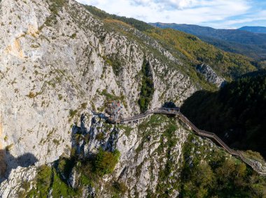 There are incredibly beautiful places around Kastamonu that make you breathe. One of them is Valla Canyon in Pnarba district. Valla Canyon, which clipart