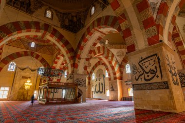 15. yüzyıl Eski Camii (Eski Camii), güzel erken dönem Osmanlı mimarisi