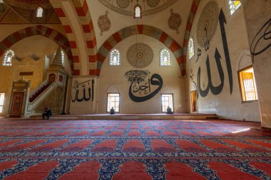 15. yüzyıl Eski Camisi (Eski Camii), güzel erken dönem Osmanlı mimarisi, Edirne, Türkiye