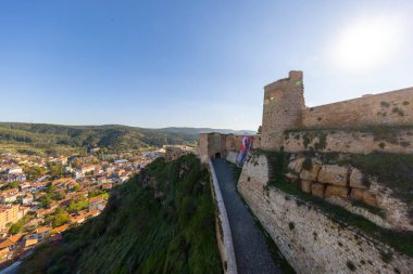 Kastamonu şatosunun tarihi manzarası, Kastamonu, Türkiye yakınlarındaki tepelerde
