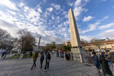 İstanbul, Türkiye 'den Theodosius Obelisk ve Mavi Cami. Yüksek kalite fotoğraf