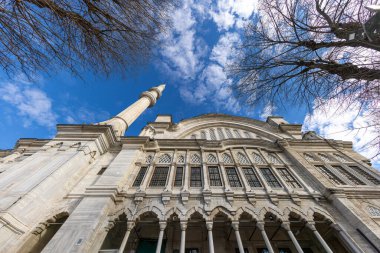 Türkiye 'nin İstanbul kentindeki Kapalı Çarşı yakınlarındaki Nuruosmaniye Camii' nin güzel bir manzarası