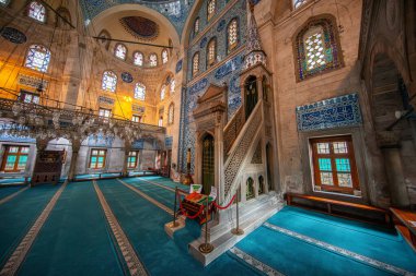 Sokollu Mehmed Paşa Camii, mimar Mimar Sinan tarafından tasarlanan ve duvarlardaki Iznik fayanslarının kalitesiyle tanınan 16.