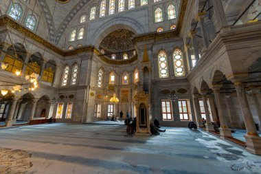 Türkiye 'nin İstanbul kentindeki Kapalı Çarşı yakınlarındaki Nuruosmaniye Camii' nin güzel bir manzarası