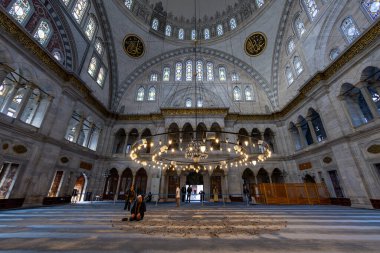 Türkiye 'nin İstanbul kentindeki Kapalı Çarşı yakınlarındaki Nuruosmaniye Camii' nin güzel bir manzarası