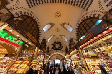 İstanbul, Türkiye 'de Mısır Pazarı olarak bilinen Baharat pazarının iç görünümü