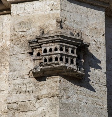 3. Mustafa 'nın mezarındaki kuş kafesi, İstanbul